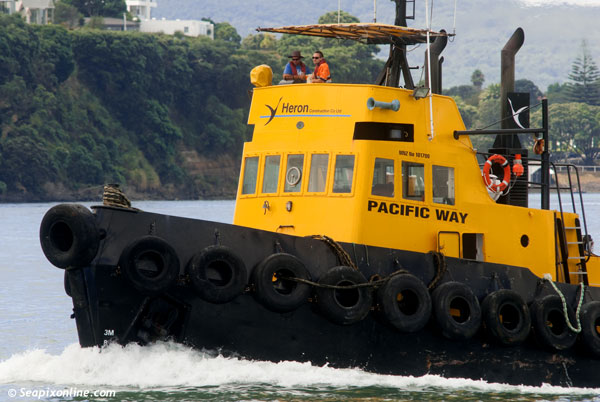 PACIFIC WAY (1960/111grt/IMO 5242952, ex-MOUNT MAUNGANUI, SOUTHERN ALPHA) makes her way up harbour in Auckland to take a barge in tow. 13 February 2012. Photo by SeapixOnline.com/Trevor Coppock
