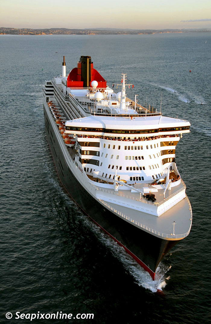 Queen Mary 2, QM2 9241061 ID 8957