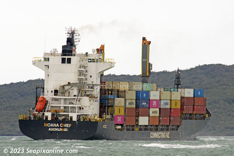 MOANA CHIEF (2011/IMO 9516741/18358grt/23305dwt/1740TEU, ex-HANSA LUDWIGSBURG) - Pacifica Shipping's container ship sails from Auckland bound for Lyttelton yesterday with yet another near full load. 17 November 2023 . Photo by Â© 2023 SeapixOnline.com
