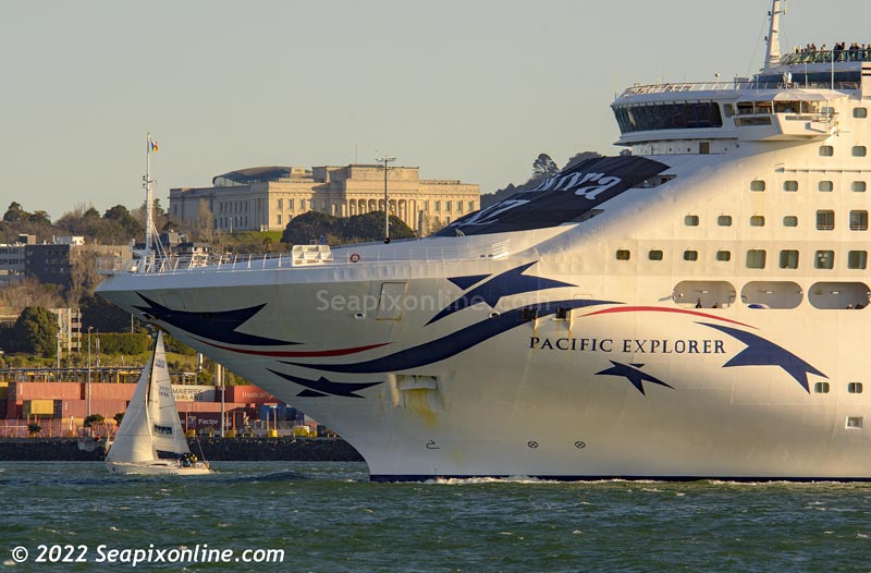NEW ZEALAND IS FINALLY OPEN FOR BUSINESS AGAIN after two-plus years with closed borders.
And the cruise ships are beginning to return too!! P&O Australiaâ€™s PACIFIC EXPLORER, ex-DAWN PRINCESS (1997/77441grt/IMO 9103996) sailed into Auckland on 12 August but only spent about seven hours in port before departing for the warmer climes of Fiji.
In 2024 she was sold to Malaysian interest and renamed STAR VOYAGER. 12 August 2022. Photo by Â© 2022 SeapixOnline.com
